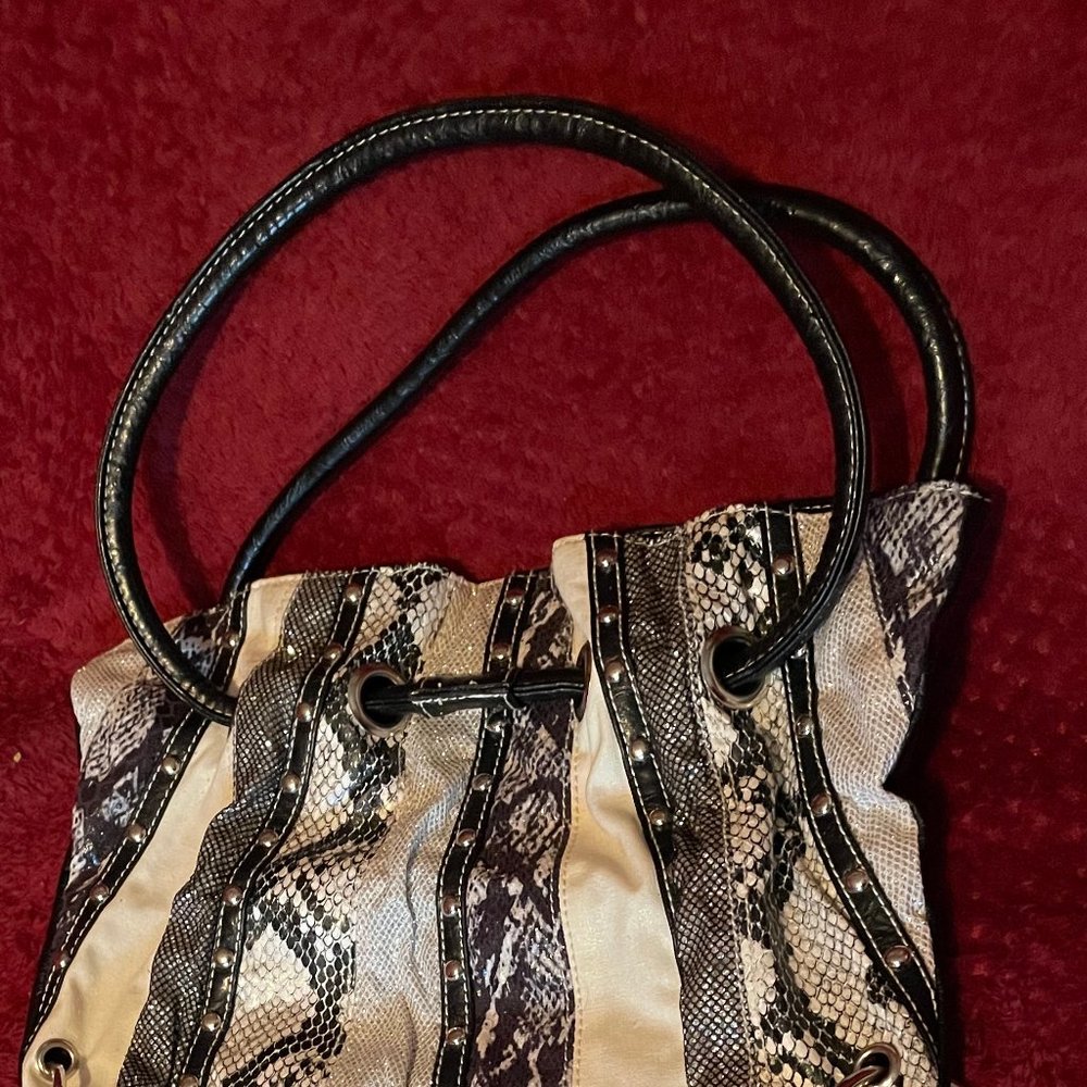 "Chateau" Embellished Purse - Picture 2 of 6